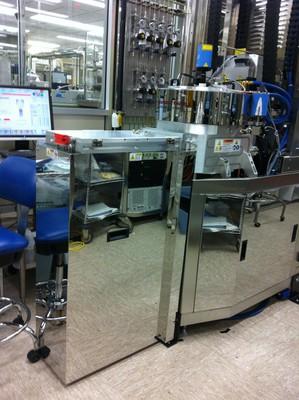 photo of ptmtl in SNF Cleanroom